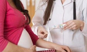 Почему эритроциты в моче при беременности повышены?