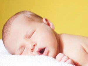 Как пользовать мочеприемником для новорожденных: правила сбора мочи у мальчиков и девочек