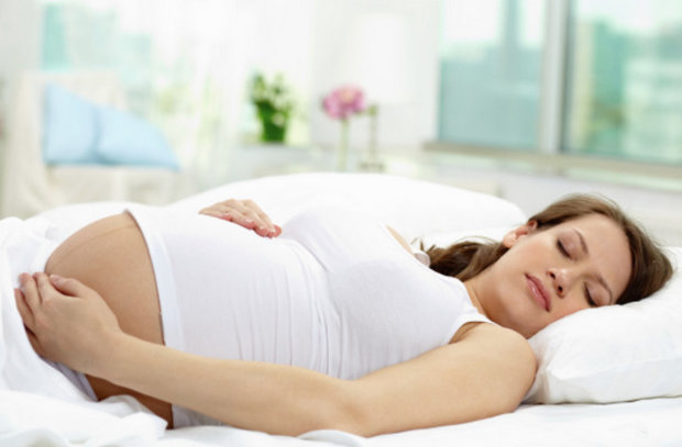 Чем опасно спать на спине во время беременности