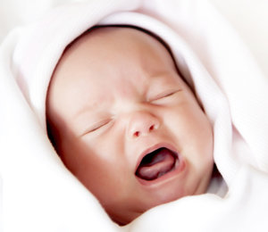 Нужно ли чистить нос новорожденному и как это делать