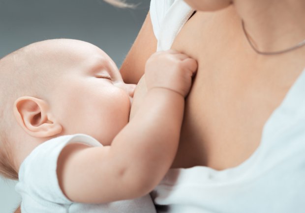 Кормление ребёнка грудью